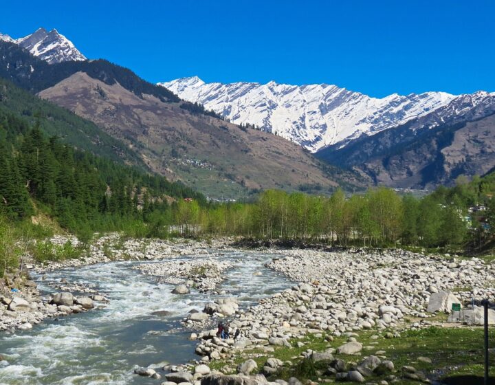 Stunning view of Manali’s mountain landscape on a budget 5-day tour